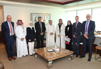 رئيس المجلس الأعلى للصحة يلتقي طلبة جامعة البحرين الطبية الحاصلين على منحة البكالوريوس في الطب