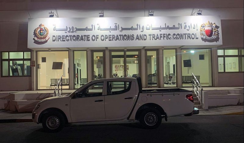 ضبط سائق وحجز مركبته، اثر قيامه بنقل الركاب في المركبة في غير الاماكن المخصصة لهم