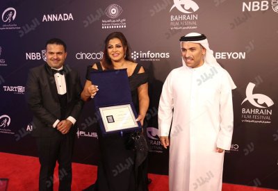 نجوم الخليج والعرب على السجادة الحمراء بمهرجان البحرين السينمائي