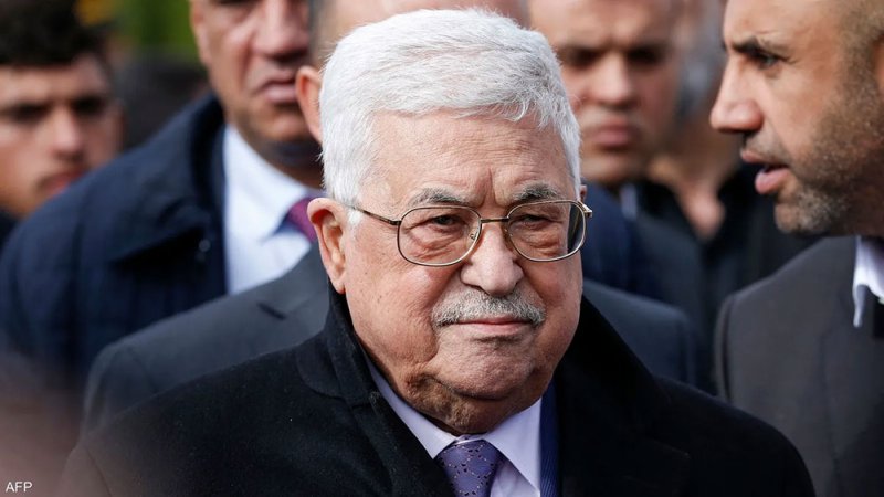 عباس يؤكد على حق الشعب الفلسطيني في الدفاع عن نفسه