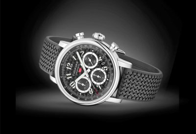 “Mille Miglia Classic Chronograph” تتألق بمعدن لوسنت ستيل