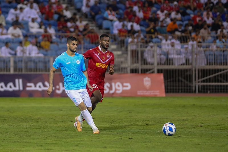 الرفاع يحسم في كلاسيكو الكرة البحرينية أمام غريمه المحرق