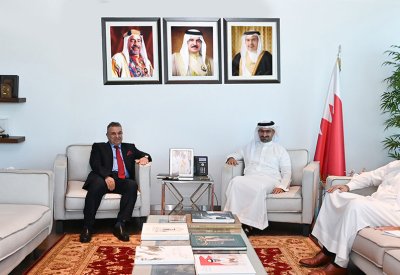 وزير الصناعة والتجارة يبحث مع سفير الجمهورية الجزائرية سبل تعزيز التعاون بين البلدين