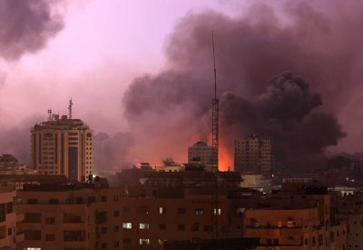 في اليوم الرابع للحرب.. أحياء سويت بالأرض بغزة
