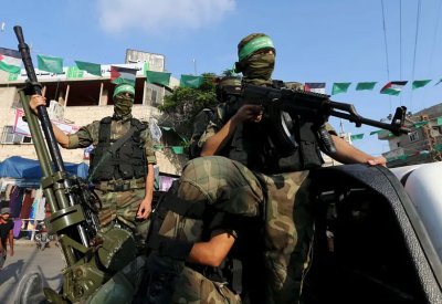 حماس تمهل سكان عسقلان للخامسة مساء للمغادرة.. وتزعم قصف مطار بن غوريون