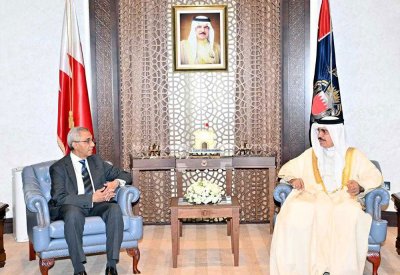 وزير الداخلية يستقبل السفير المصري بمناسبة انتهاء فترة عمله الدبلوماسي ويشيد بالعلاقات الطيبة بين البلدين