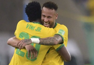 مدرب البرازيل متحمس لوجود نيمار وفينيسيوس معا بالمنتخب