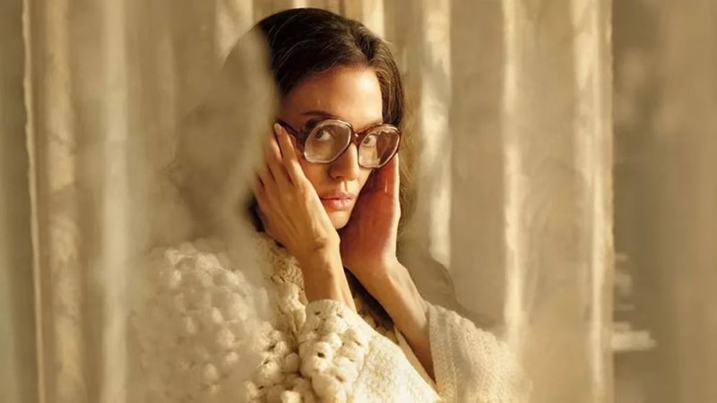 أنجلينا جولي هي مغنية الأوبرا ماريا كالاس