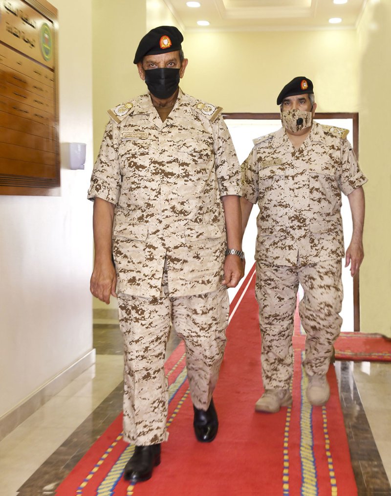 القائد العام يتفقد عدد من وحدات قوة دفاع البحرين