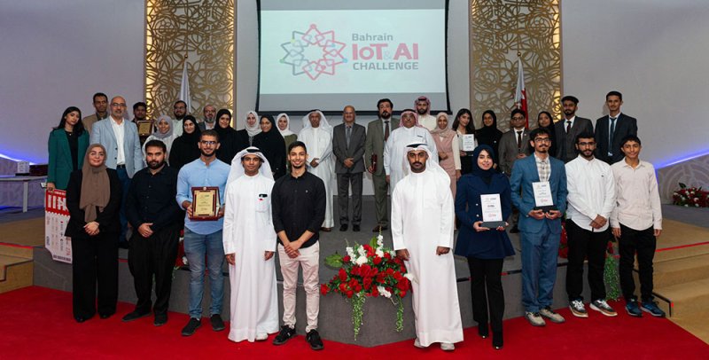 طلبة جامعة البحرين يتأهلون لتحدي العرب لإنترنت الأشياء والذكاء الاصطناعي 