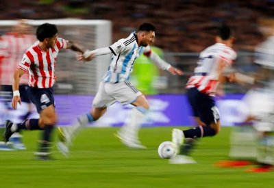 البرازيل تتعثر والأرجنتين تهزم باراغواي بتصفيات كأس العالم