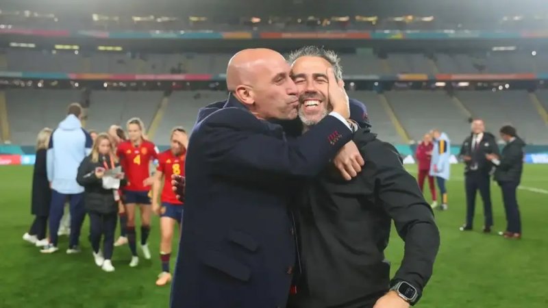 "صديق روبياليس" يتولى تدريب المنتخب المغربي للسيدات