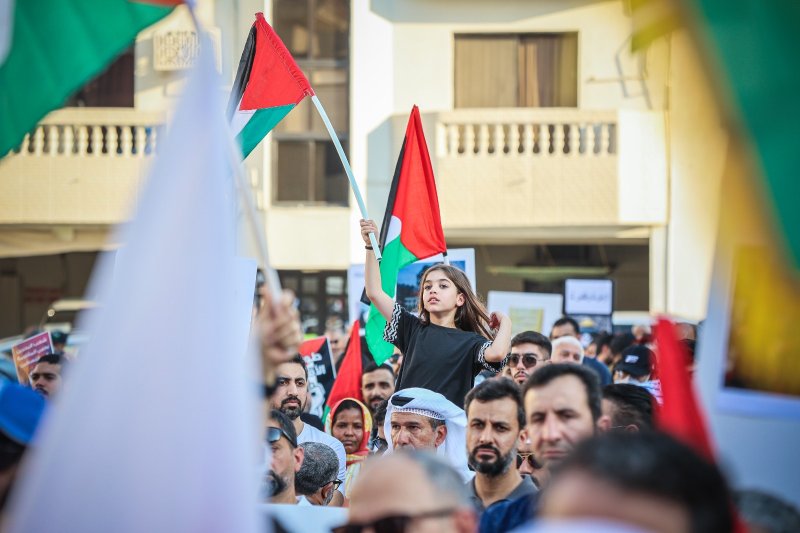 بالصور: وقفة بحرينية للتضامن مع فلسطين