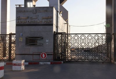 معبر رفح قد يفتح عصراً.. رسائل أميركية لعالقين بغزة تكشف