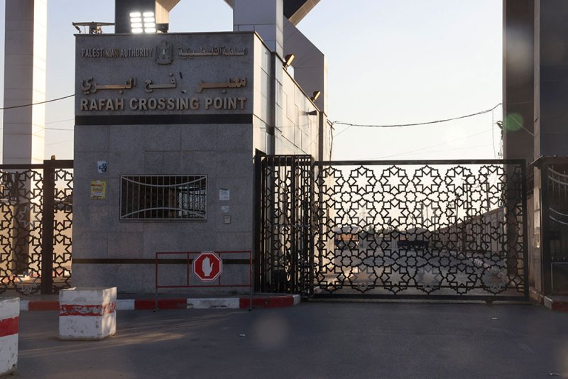 معبر رفح قد يفتح عصراً.. رسائل أميركية لعالقين بغزة تكشف