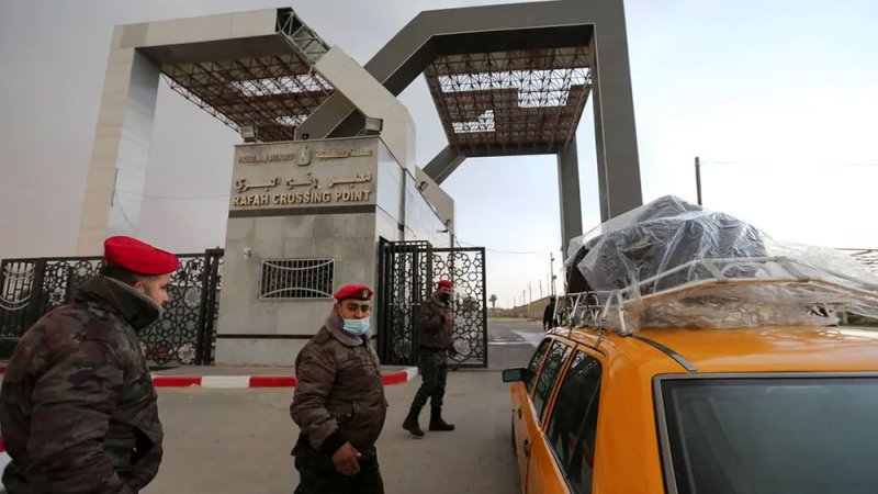 الجيش الإسرائيلي يحسمها: لا عبور من غزة إلى مصر حالياً