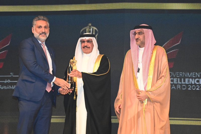 البحرين الإسلامي (BisB) يحصد جائزة "أفضل تطبيق للأجهزة الذكية"