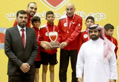 سلمان بن محمد يتوج نادي سار بطلا لدوري خالد بن حمد لجيل الذهب لكرة الطاولة