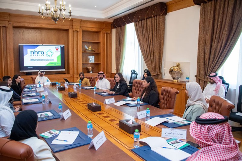الرئيس التنفيذي للمهن والخدمات الصحية تلتقي منتسبي برنامج رئيس مجلس الوزراء لتنمية الكوادر الحكومية