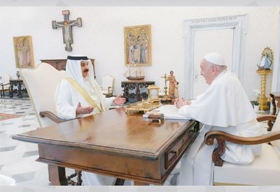 جلالة الملك المعظم يلتقي قداسة بابا الفاتيكان