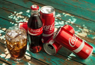 تجربة من كوكا كولا لصنع أغطيتها من غاز CO2