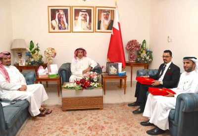 محافظ المحرق يشيد باهتمام الشباب البحريني بالمواضيع البحثية المميزة