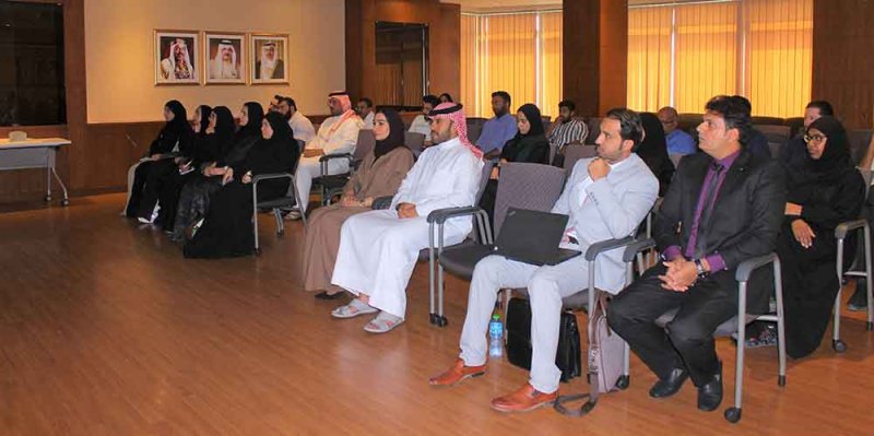 "الأشغال" تختتم ورشة العمل التخصصية (كيمياء الخرسانة والأسمنت)