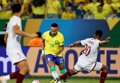 مدرب البرازيل يدافع عن نيمار: لا يمكن أن أتخلى عنه