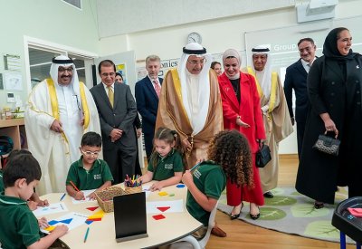 نائب رئيس مجلس الوزراء يفتتح مدرسة نادين في جزيرة دلمونيا