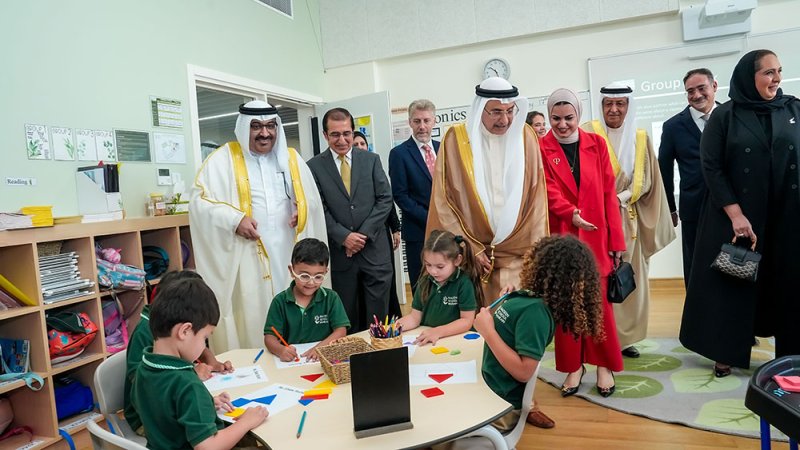 نائب رئيس مجلس الوزراء يفتتح مدرسة نادين في جزيرة دلمونيا