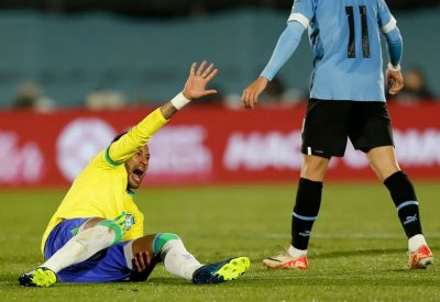 الهلال يعلن إصابة نيمار بقطع في الرباط الصليبي والغضروف