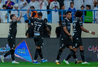الهلال لتعزيز صدارته بنقاط الخليج