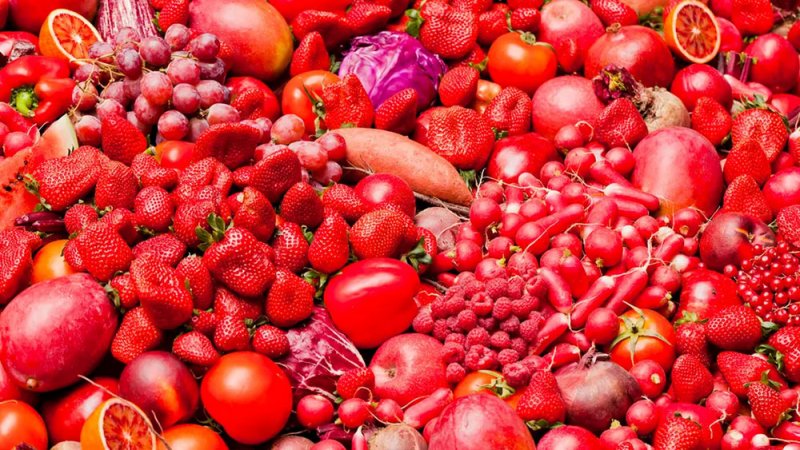 سر اللون الأحمر.. 9 أسباب تجعل هذه الأطعمة اختياراً ذكياً لصحتك ووزنك