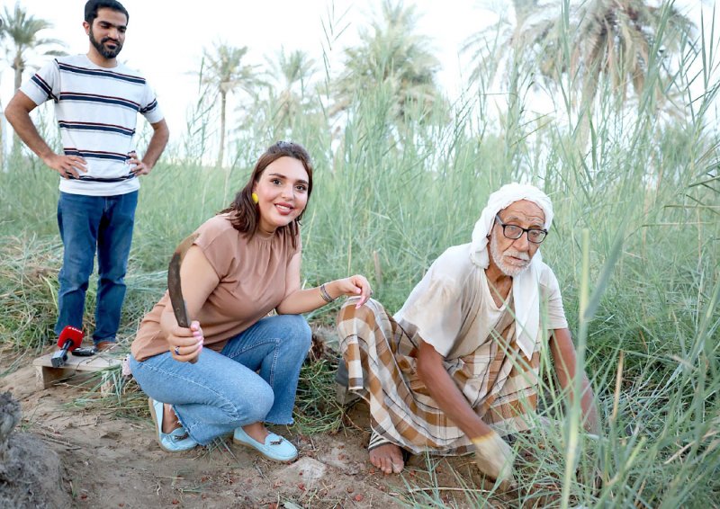 مزارع سبعيني من العكر يبدأ يومه بحمام دافئ بالعين
