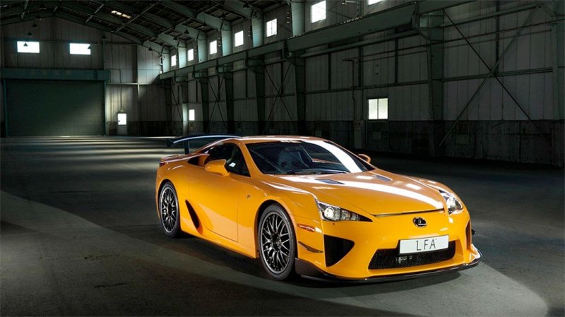 "Lexus LFA" للبيع مقابل 1.2 مليون دولار