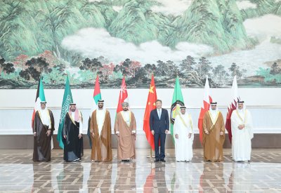 مناقشة النظام التجاري متعدد الأطراف وتعزيز مفاوضات “التجارة الحرة”
