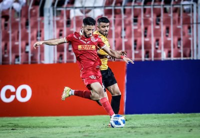 المحرق يرفض الخسارة في الكلاسيكو ويخطف التعادل أمام الأهلي