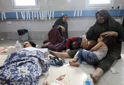 الآلاف يواجهون الموت.. منظمة الصحة توجه رسالة عاجلة بشأن غزة
