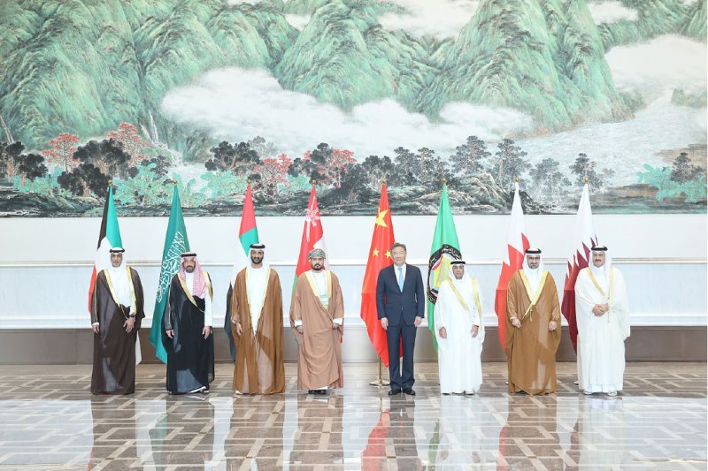 مناقشة النظام التجاري متعدد الأطراف وتعزيز مفاوضات “التجارة الحرة”