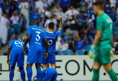 هاتريك لميتروفيتش في فوز الهلال الكبير على مومباي