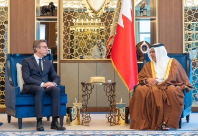 نائب جلالة الملك ولي العهد يؤكد على ما تشهده العلاقات بين البحرين وفرنسا من تطورٍ وتنامٍ مستمر
