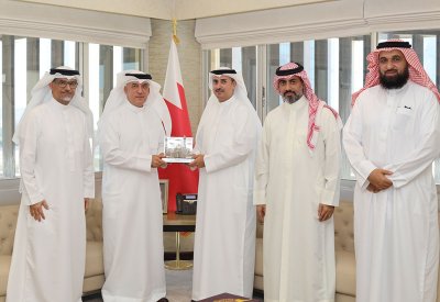وزير العدل يكرم بنفت لدعمها المشاريع الخيرية لصندوق الزكاة والصدقات