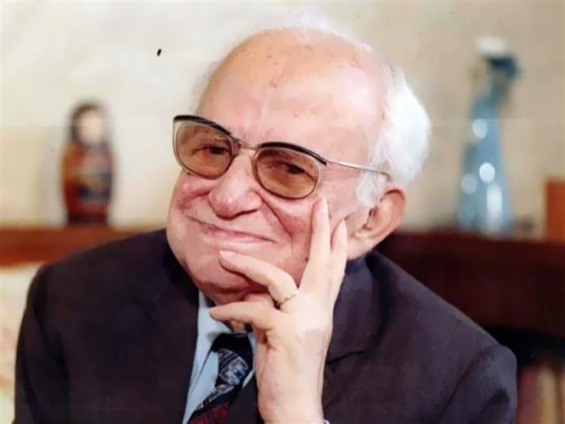 يحيى حقي "عاش هنا"