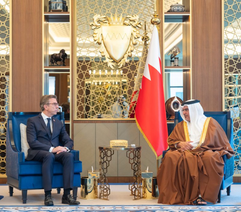 نائب جلالة الملك ولي العهد يؤكد على ما تشهده العلاقات بين البحرين وفرنسا من تطورٍ وتنامٍ مستمر