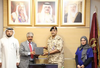 الملكية للأعمال الإنسانية تسلم "مضخات الأنسولين" للخدمات الطبية الملكية بمستشفى الملك حمد الجامعي