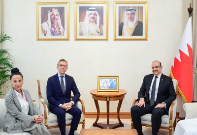 وزير الشؤون القانونية يستقبل سفير الجمهورية الفرنسية