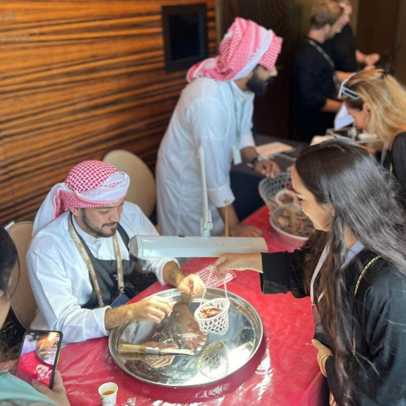"دانات" يقدم عروضاً حصرية للؤلؤ البحريني في "كونِكشين لاكشري"