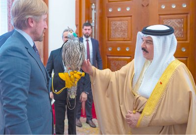 سفير موسكو لـ“البلاد”: “دبلوماسية الصقور” تقليد روسي قديم يعكس احترامنا الكبير للملك المعظم