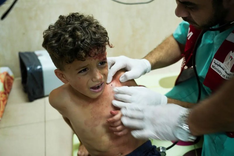 تجدد الغارات على غزة.. وإسرائيل تقصف محيط مستشفى القدس