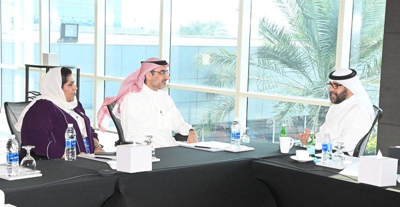 القائد يعقد اجتماعًا مع رئيس الهيئة العامة للإحصاء ويبحث مجالات التعاون الإحصائي بين البلدين الشقيقين